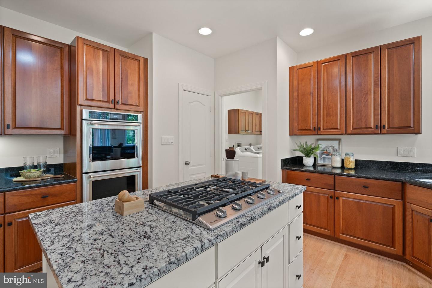 11301 Bright Pond Ln