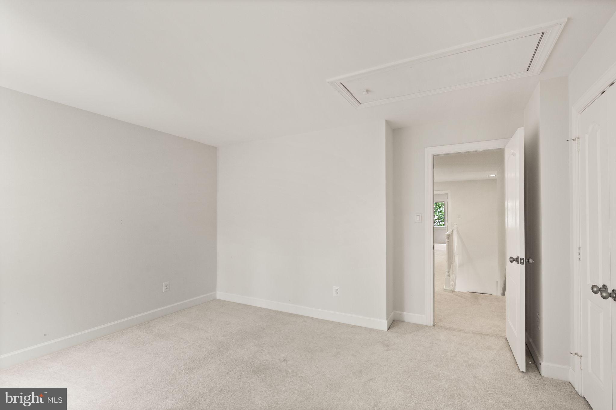 11301 Bright Pond Ln