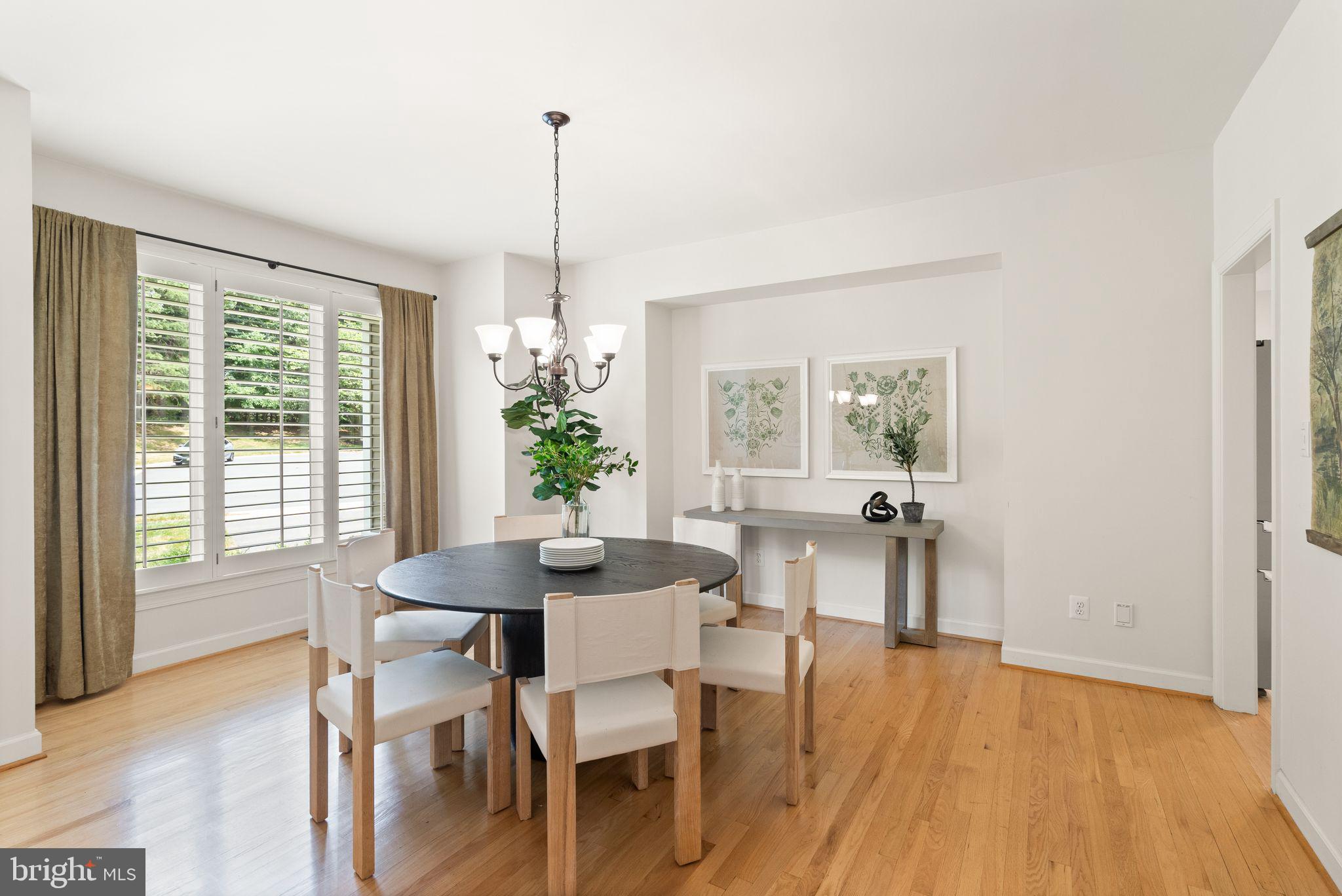 11301 Bright Pond Ln