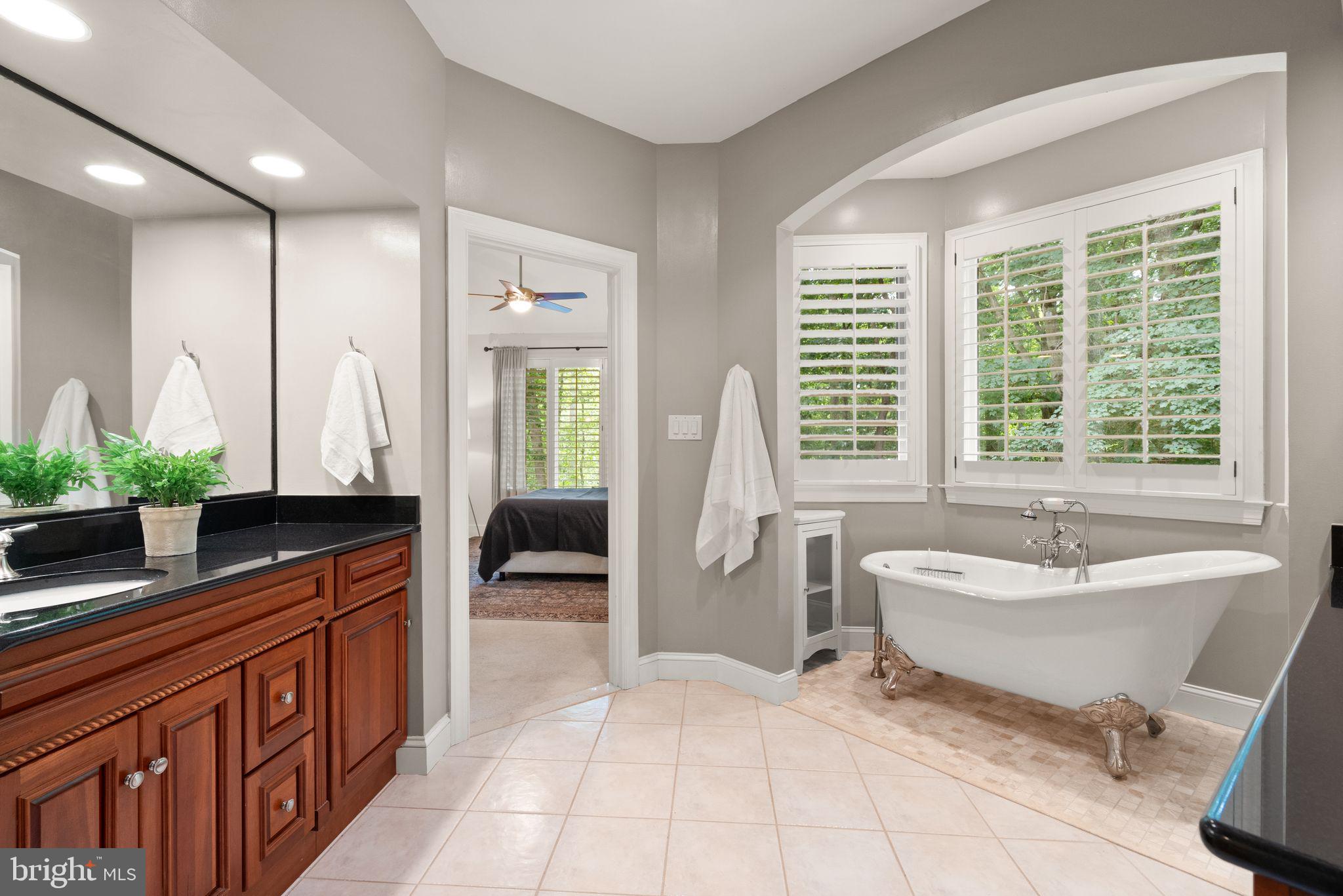 11301 Bright Pond Ln