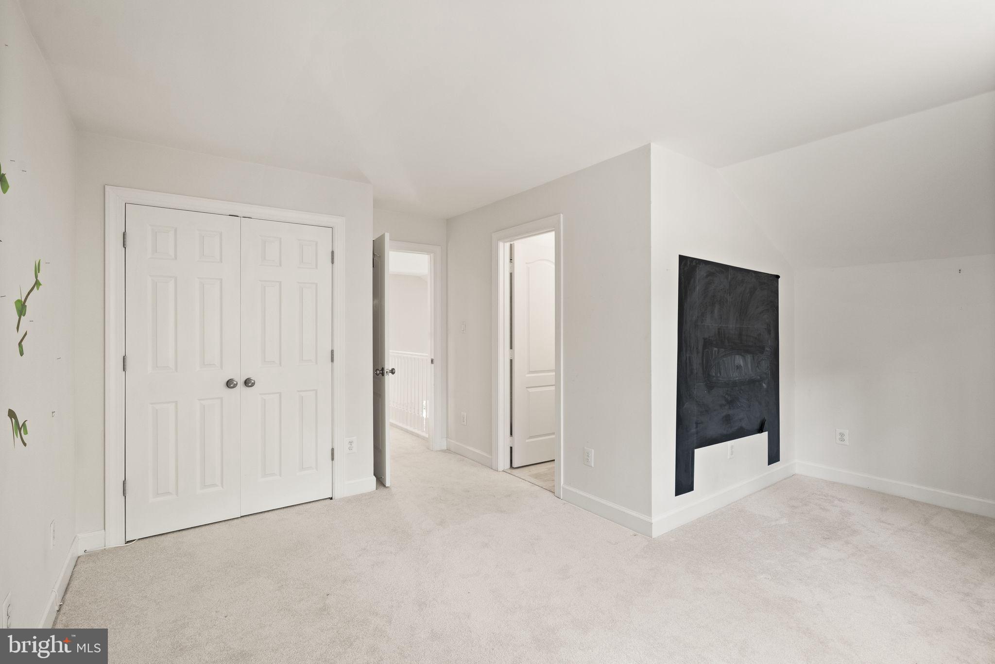 11301 Bright Pond Ln