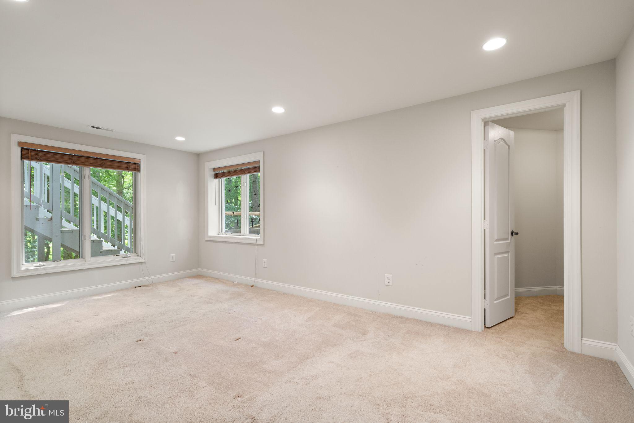 11301 Bright Pond Ln