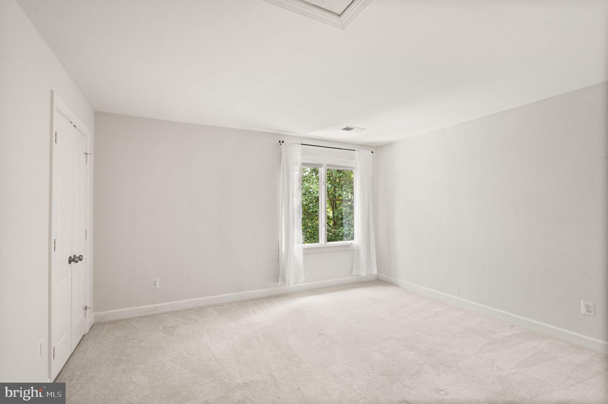 11301 Bright Pond Ln