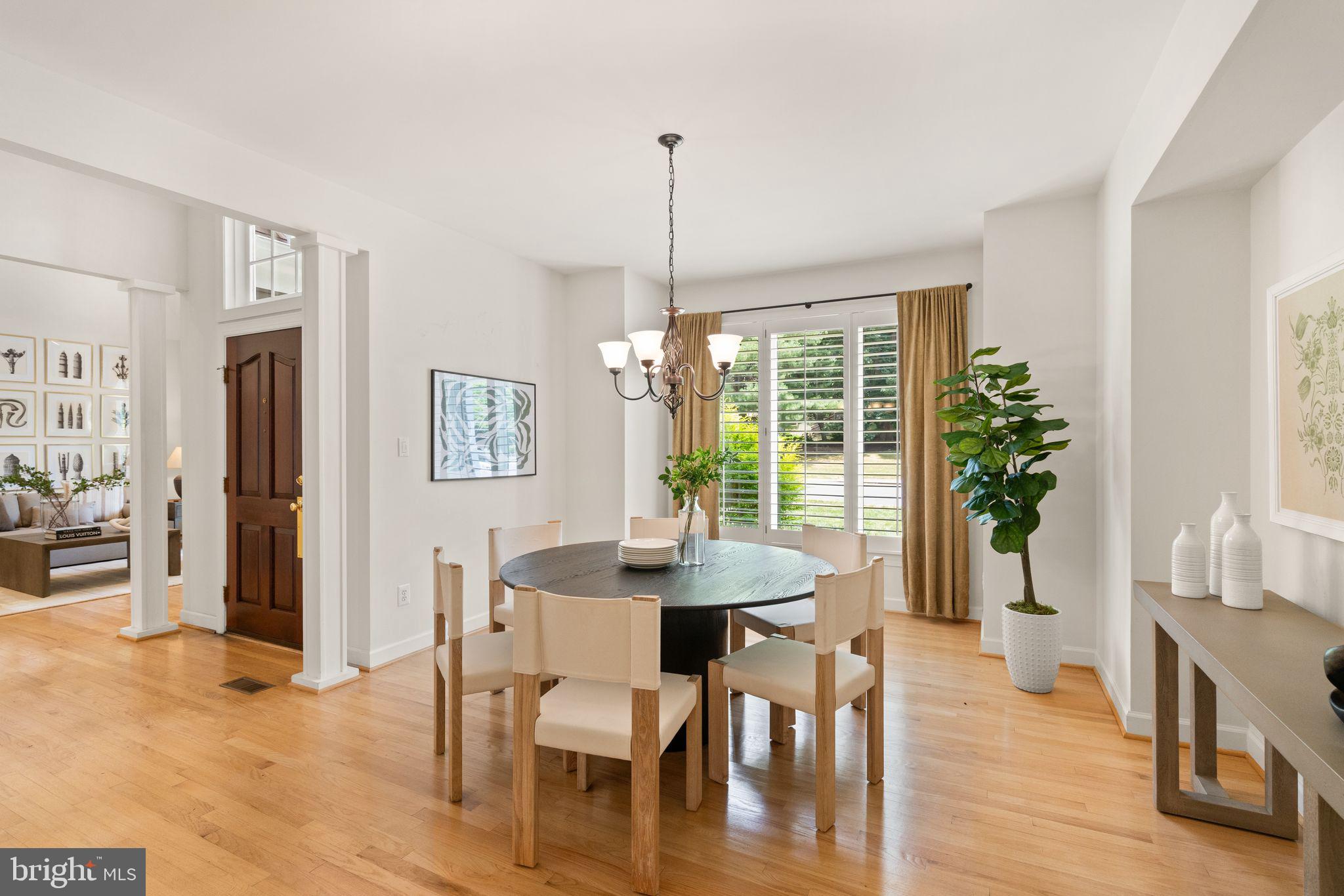 11301 Bright Pond Ln