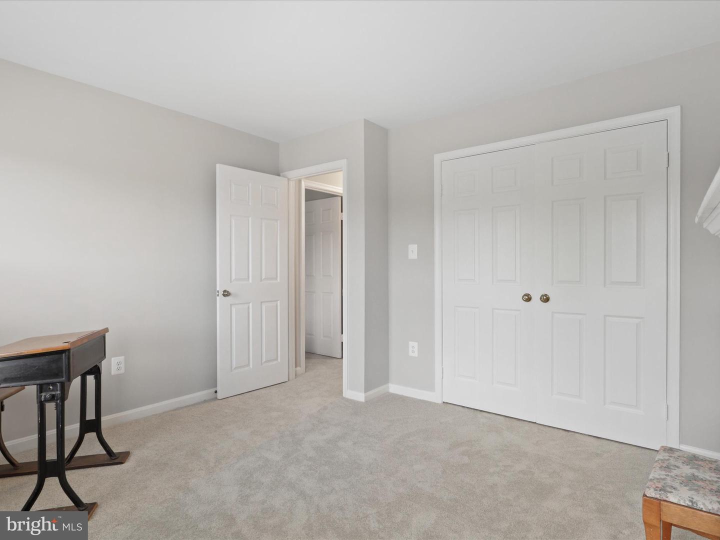 5200 Honeysuckle Ct