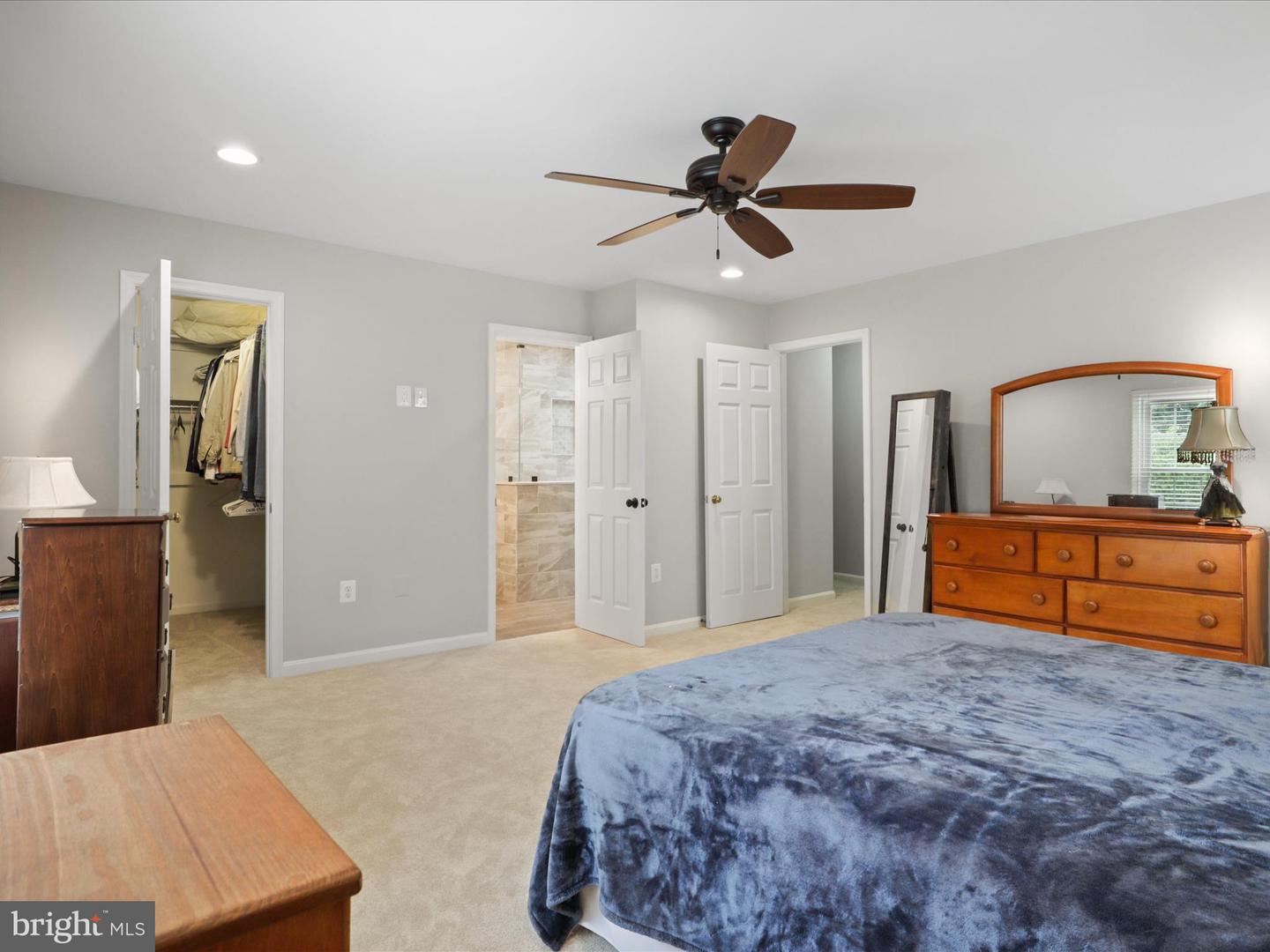 5200 Honeysuckle Ct