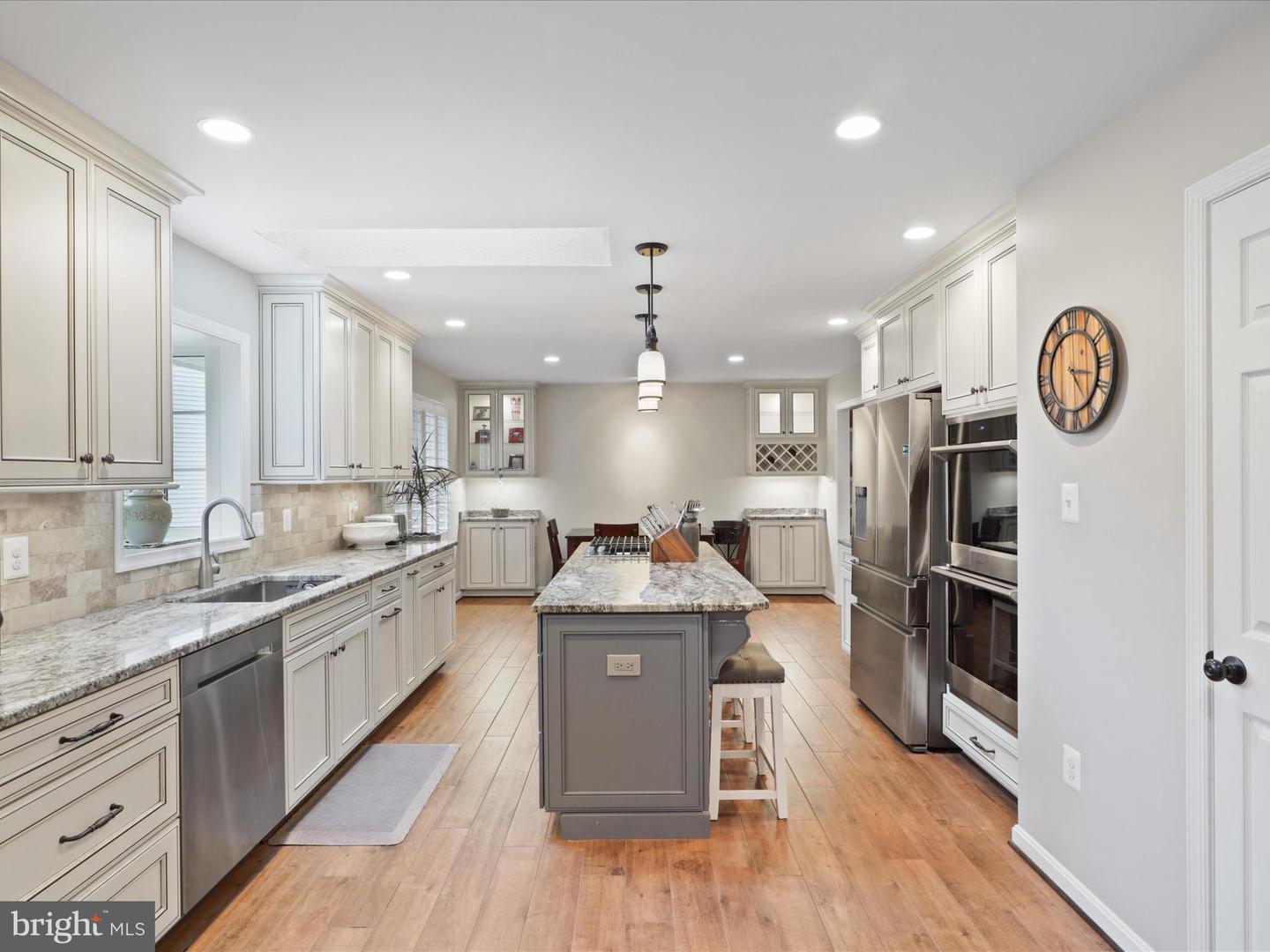 5200 Honeysuckle Ct