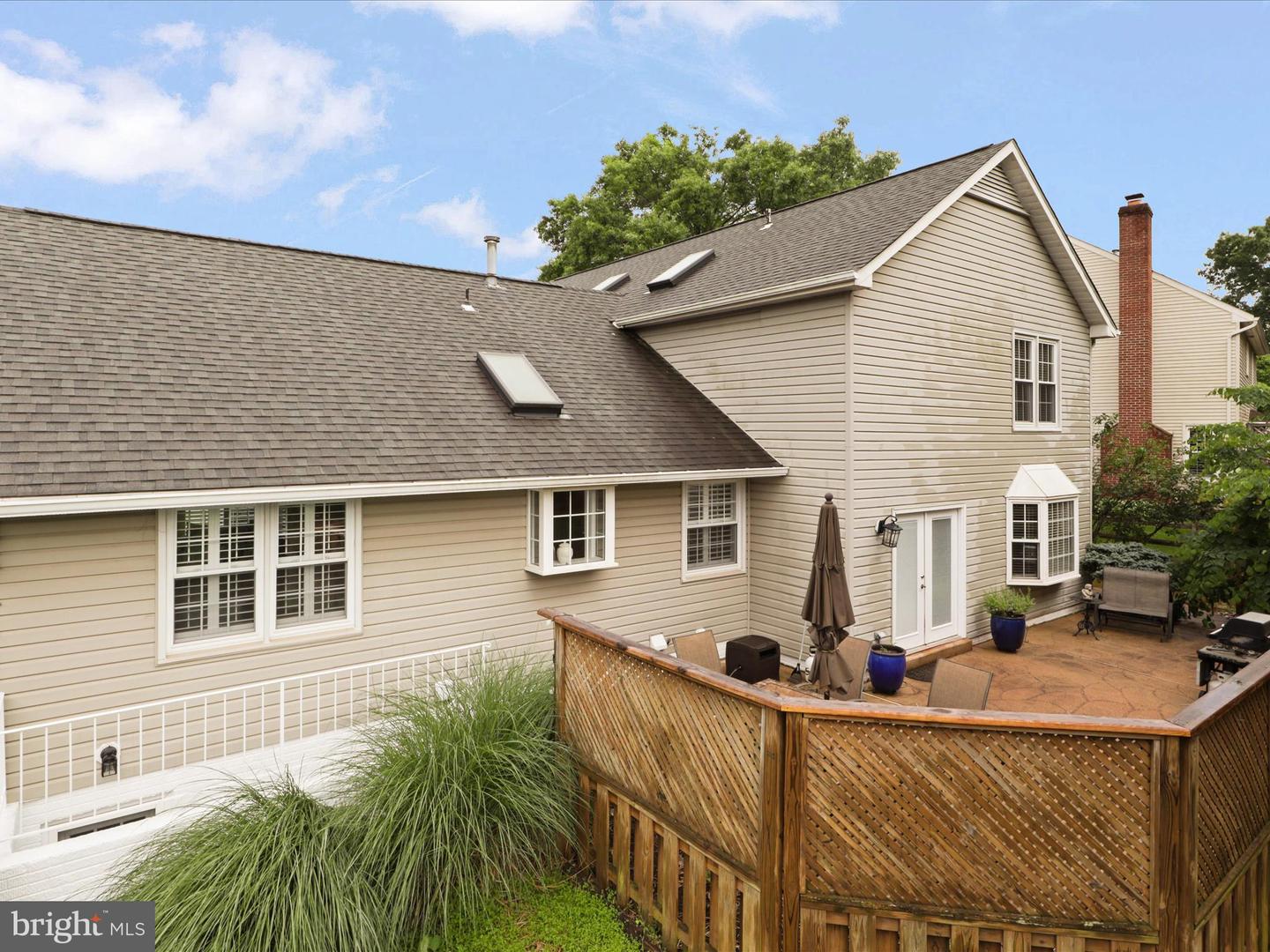 5200 Honeysuckle Ct