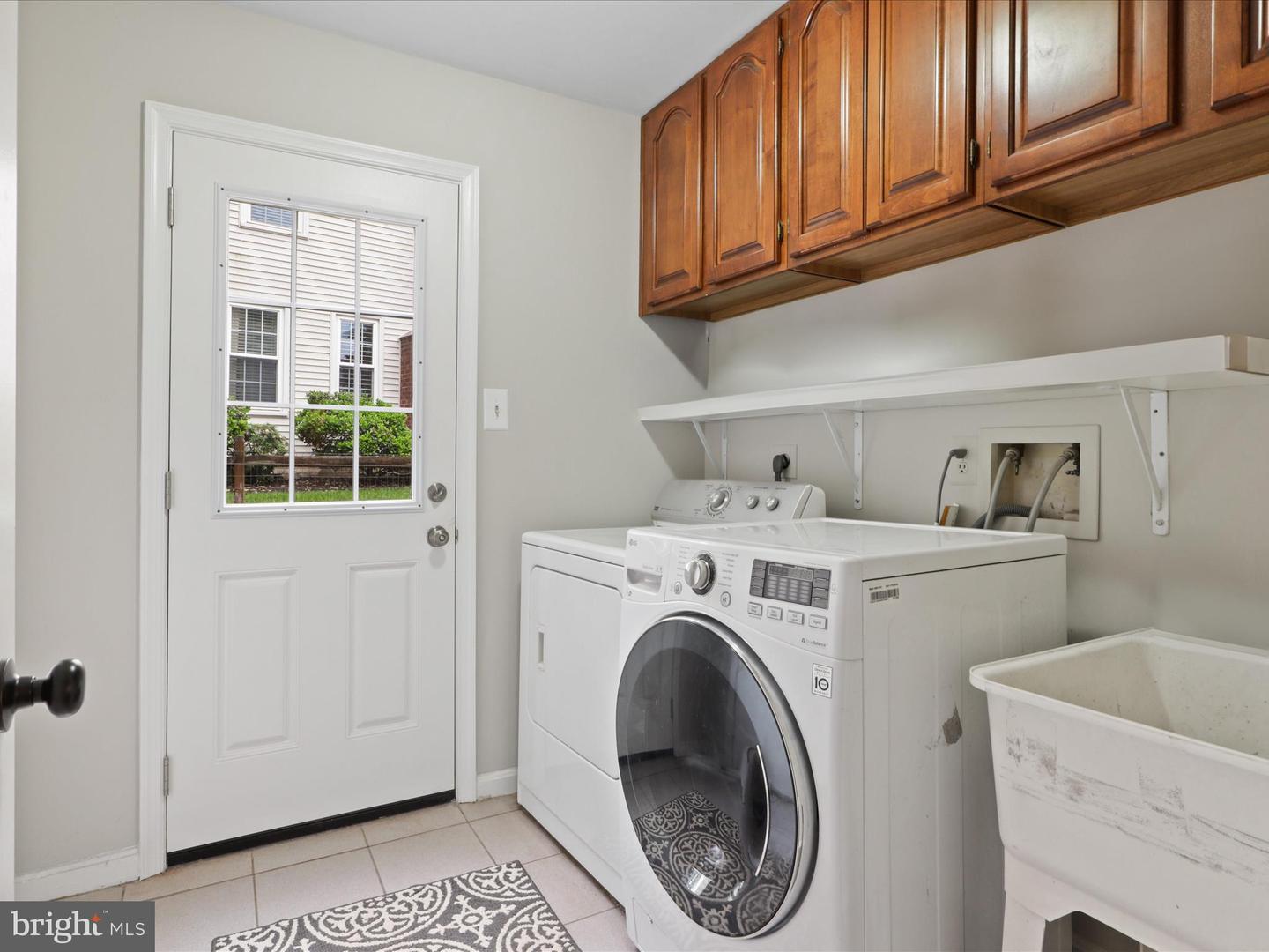 5200 Honeysuckle Ct