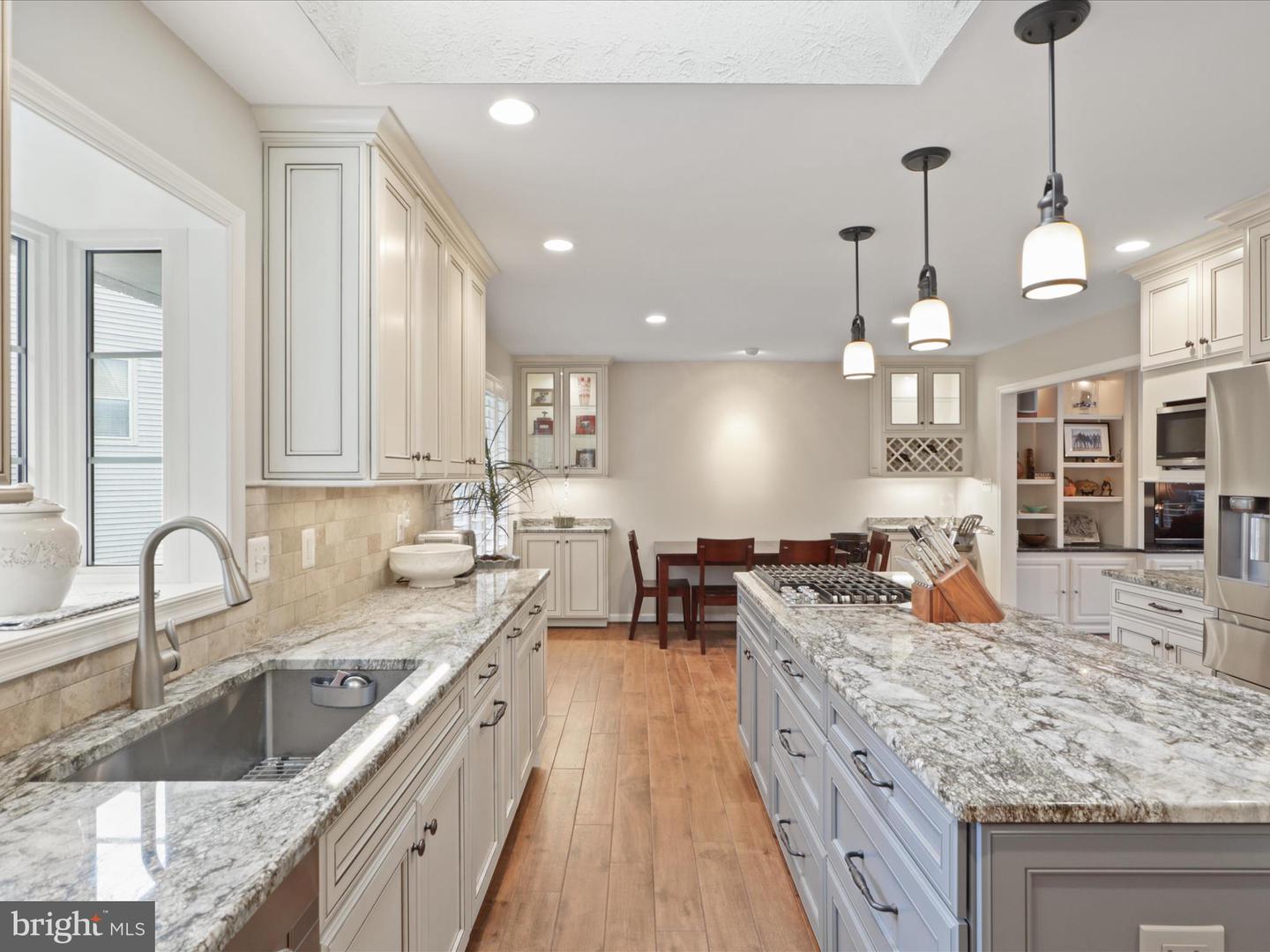 5200 Honeysuckle Ct