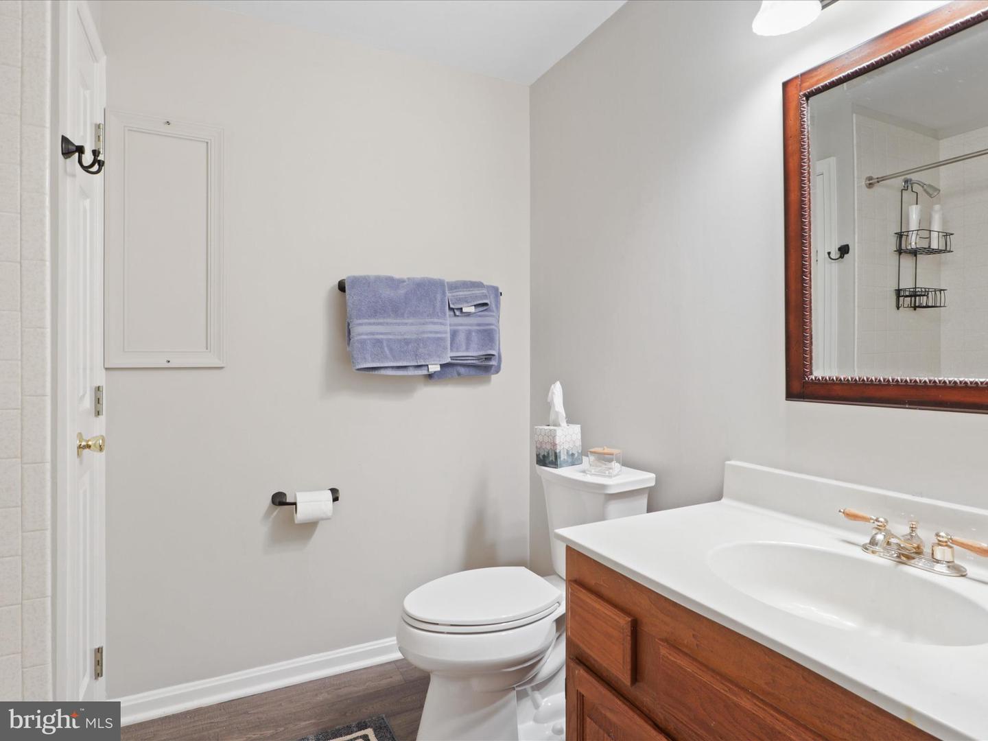 5200 Honeysuckle Ct