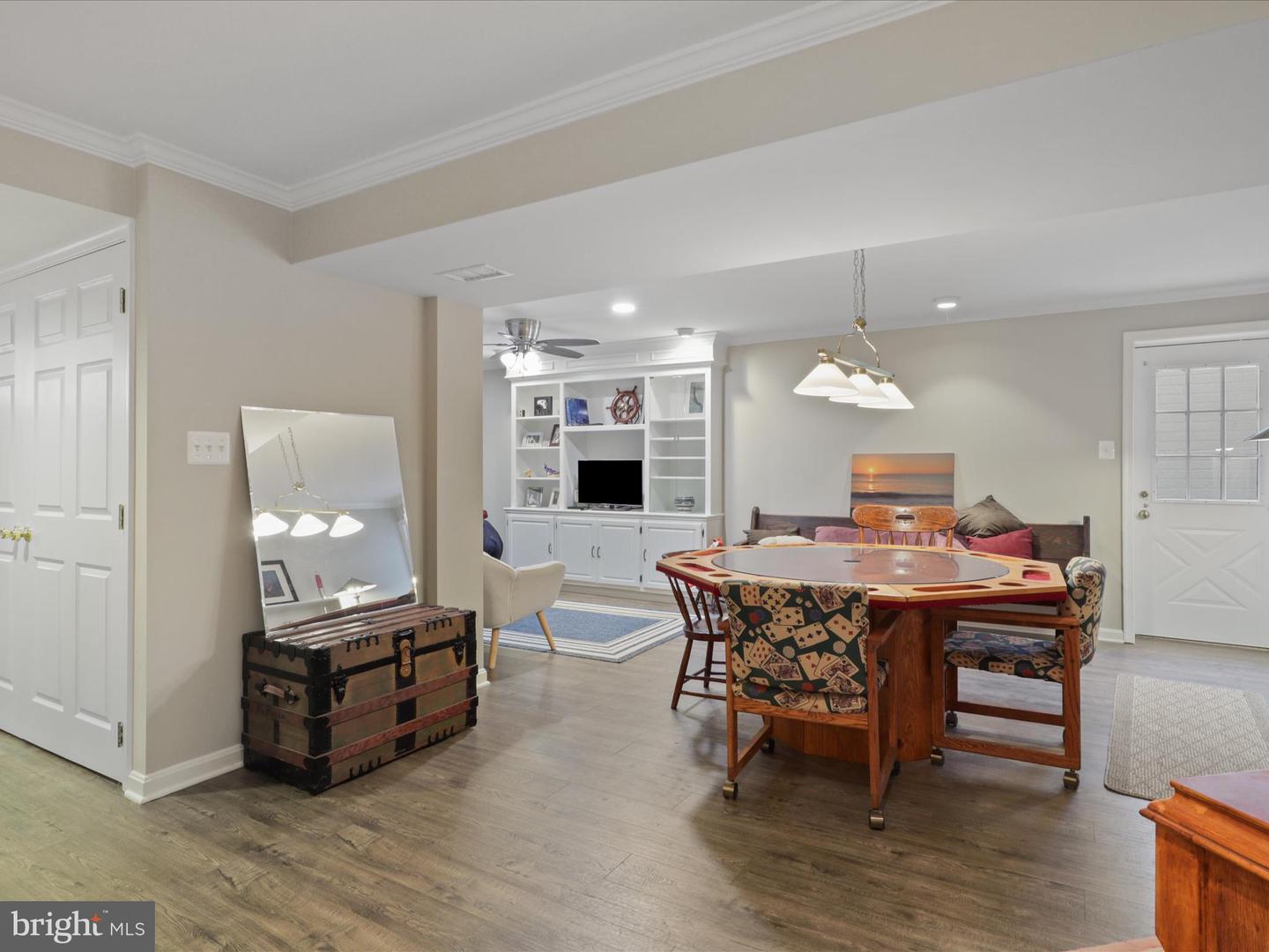 5200 Honeysuckle Ct