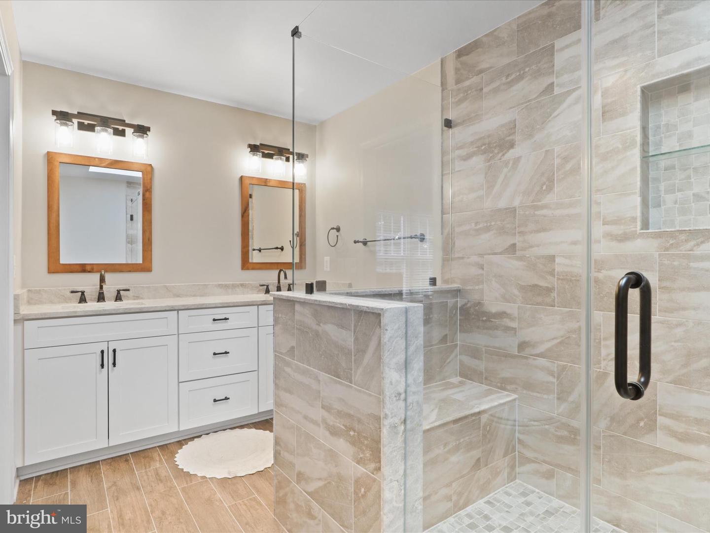 5200 Honeysuckle Ct