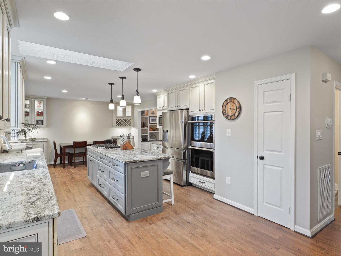 5200 Honeysuckle Ct