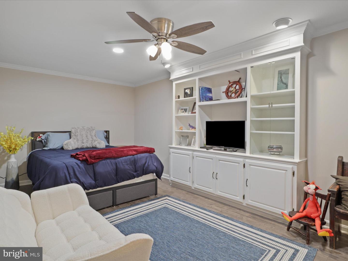 5200 Honeysuckle Ct