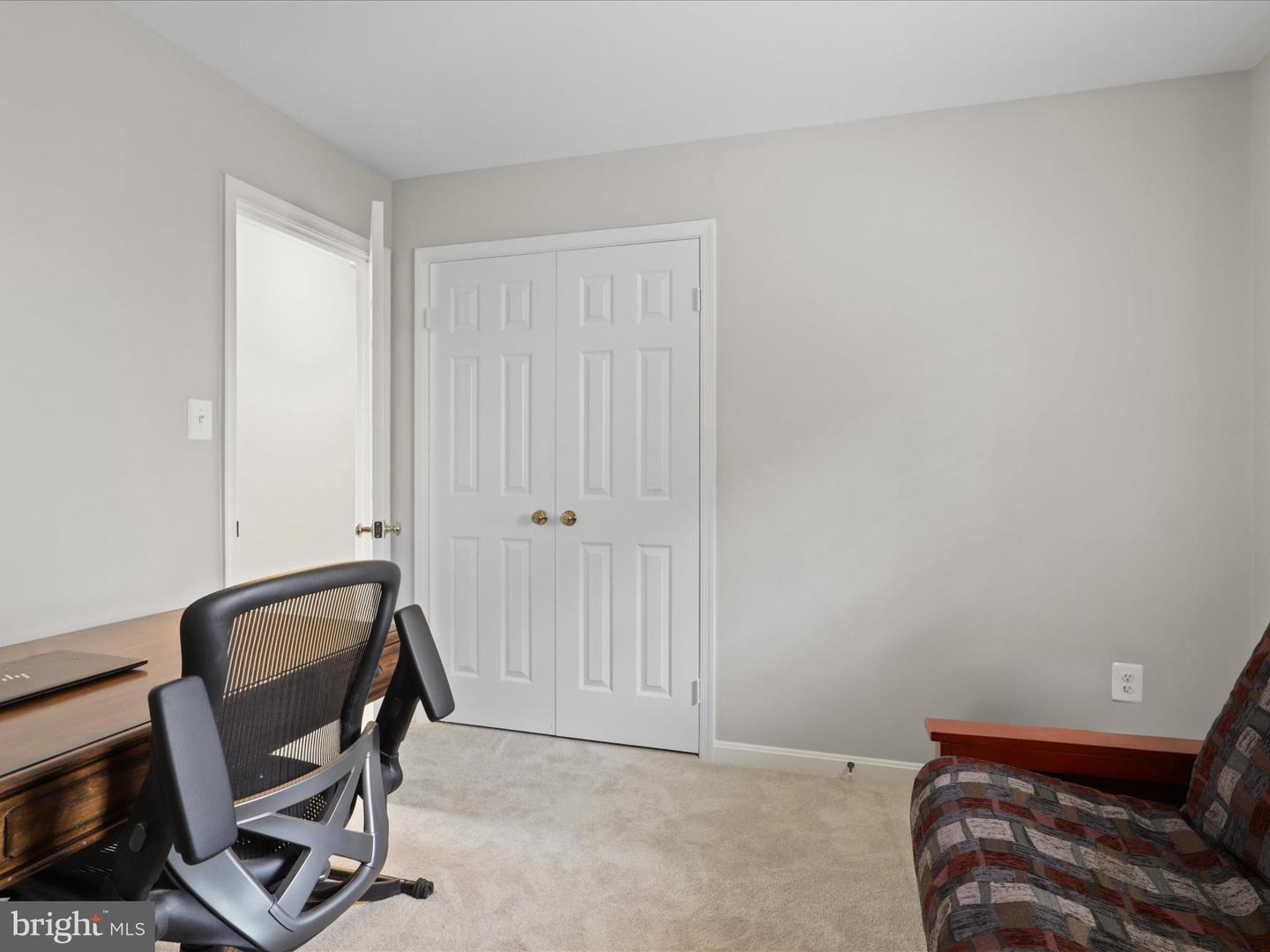 5200 Honeysuckle Ct
