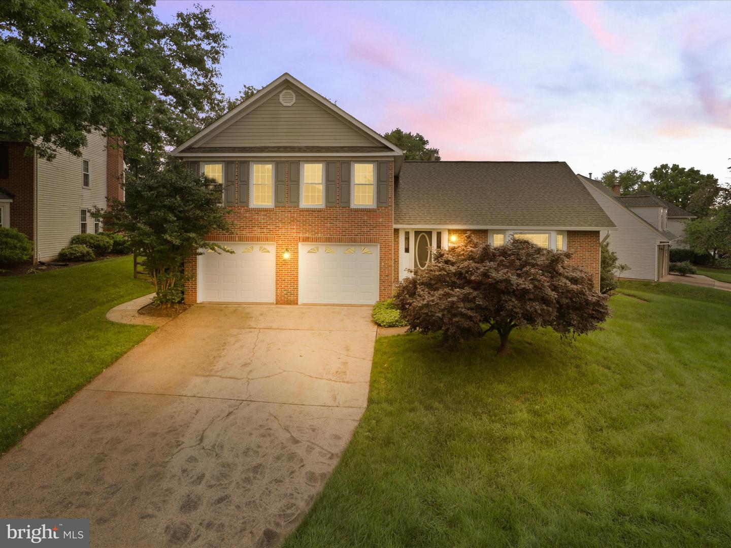 5200 Honeysuckle Ct