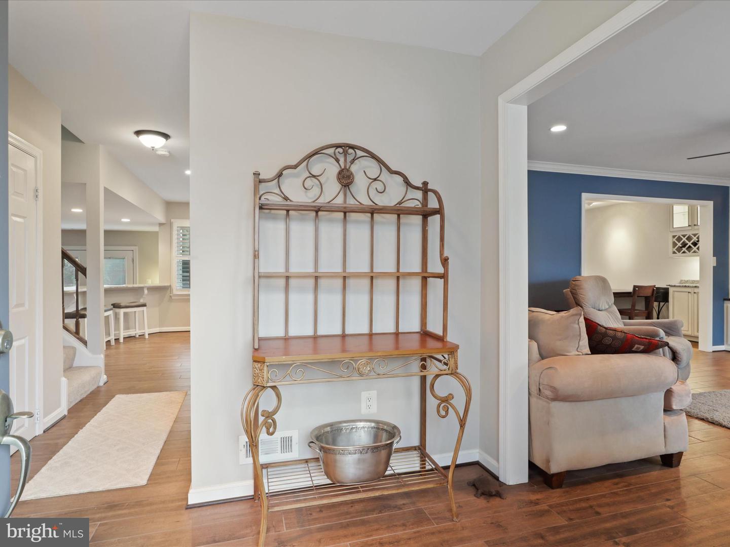 5200 Honeysuckle Ct