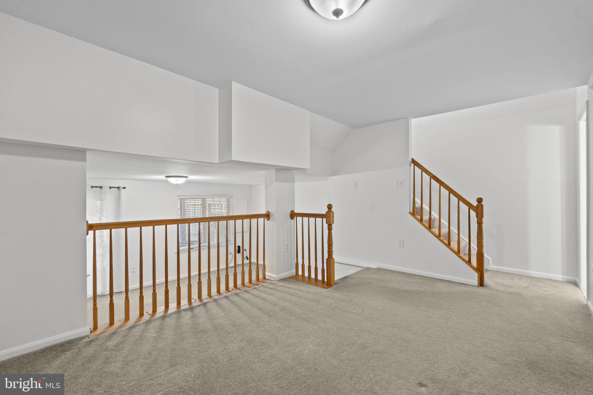 5704 Lakeside Oak Ln