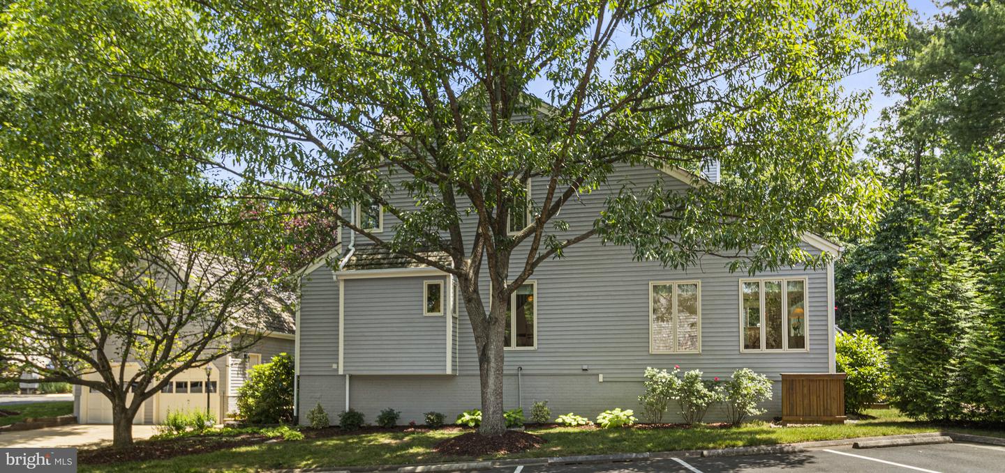 1318 Wedgewood Manor Way