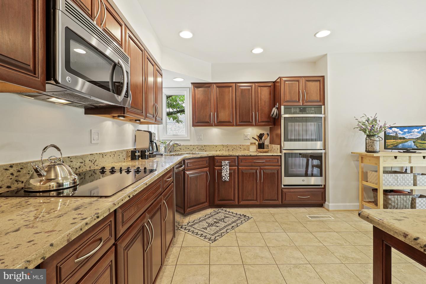 1318 Wedgewood Manor Way