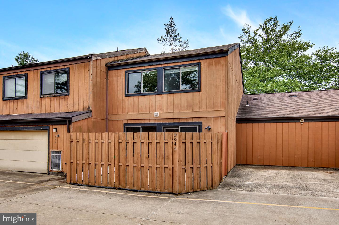 9046 Arlington Blvd