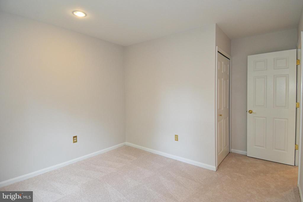 9910 Longford Ct