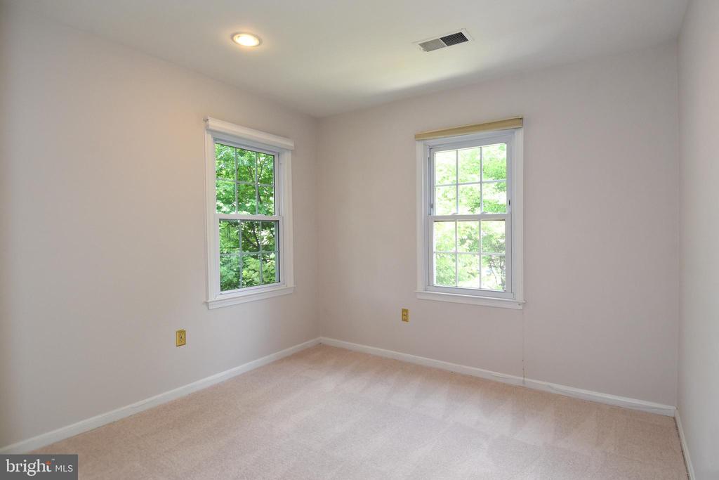 9910 Longford Ct