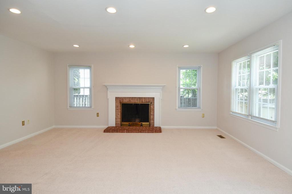 9910 Longford Ct