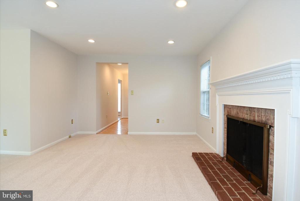 9910 Longford Ct