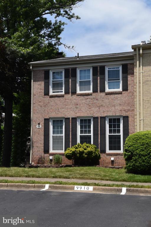9910 Longford Ct