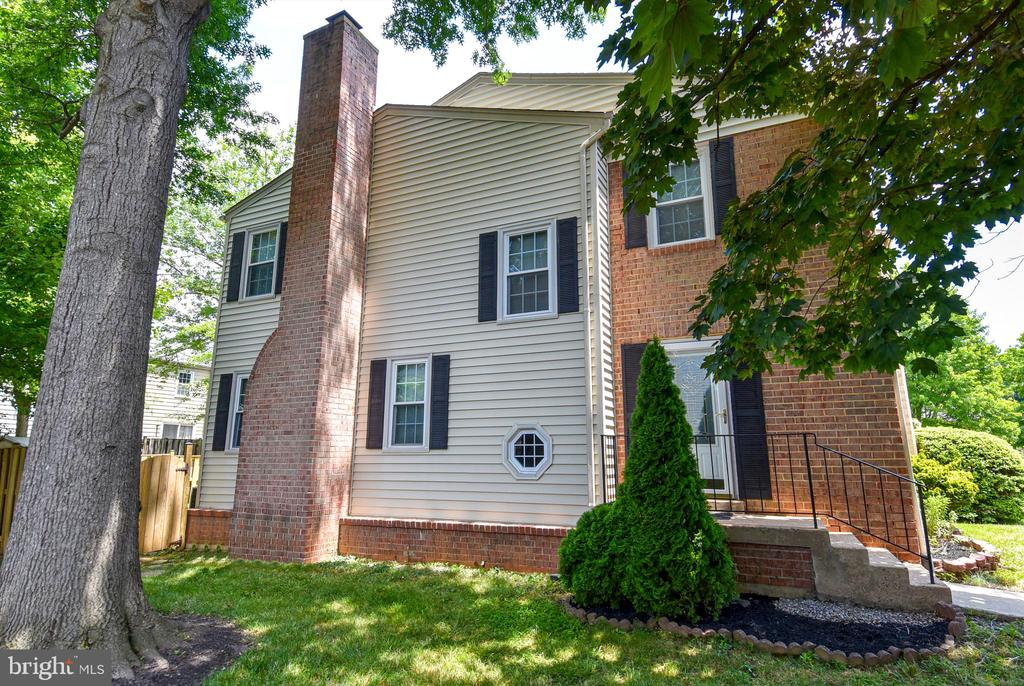 9910 Longford Ct