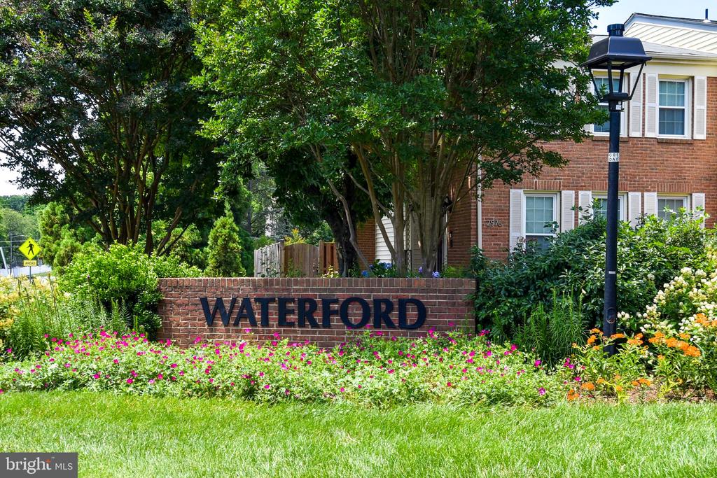 9910 Longford Ct