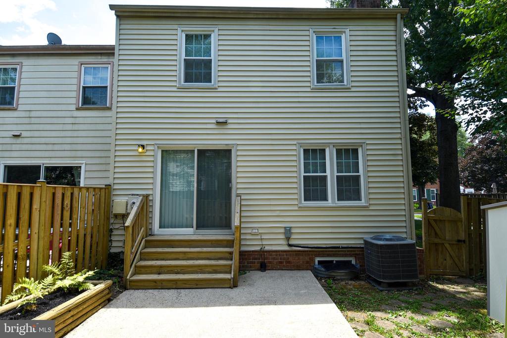 9910 Longford Ct
