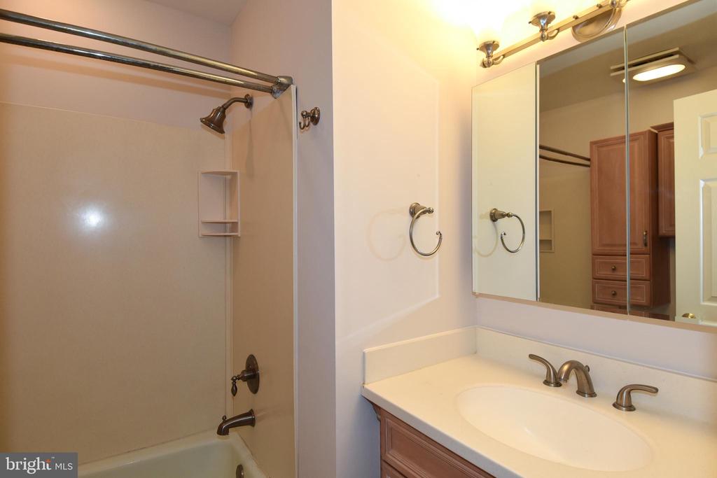 9910 Longford Ct