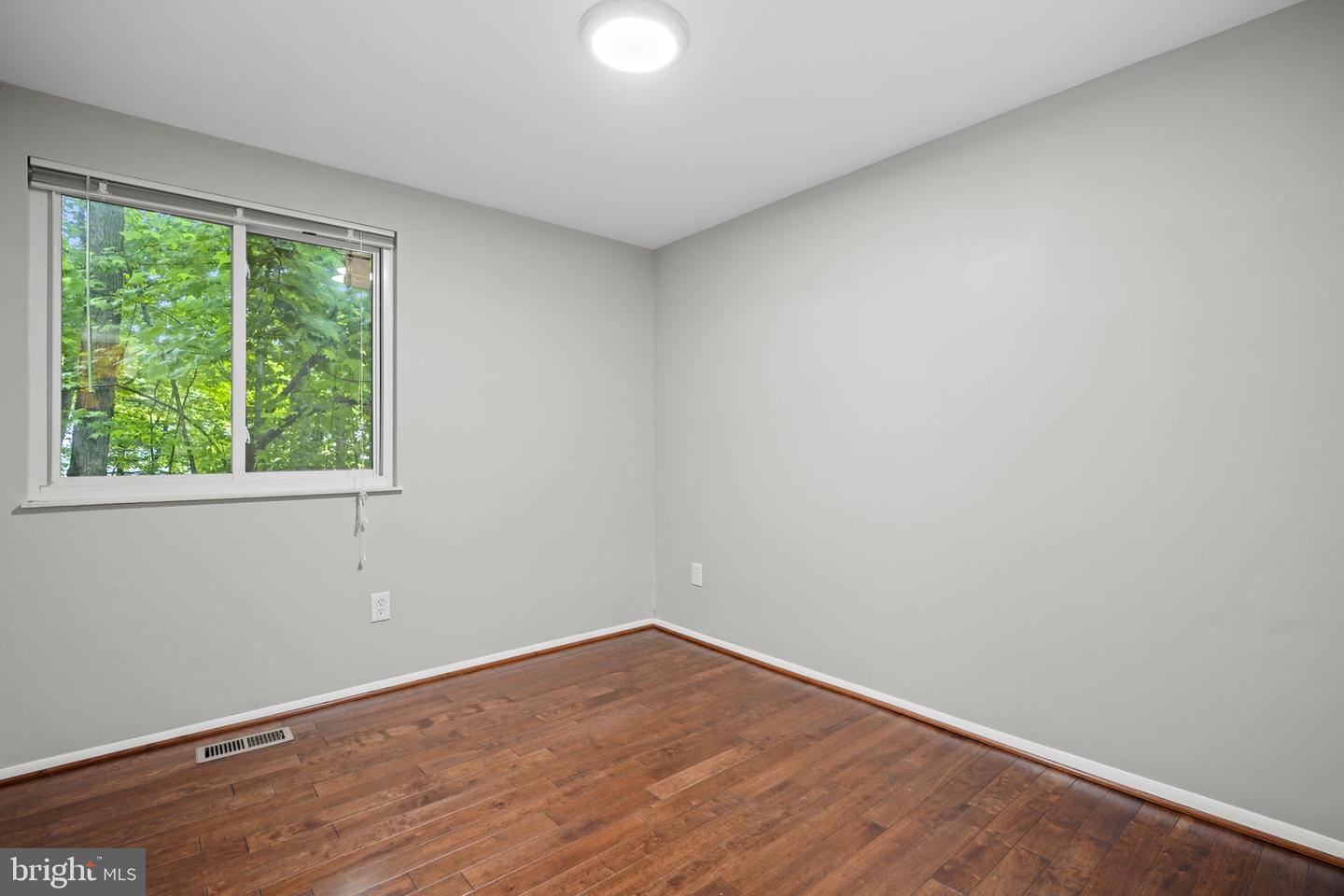 5863 JACKSONS OAK CT