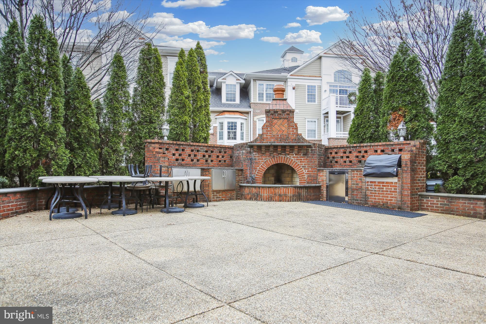 7880 Rolling Woods Ct #305