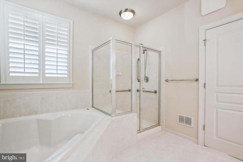 7880 Rolling Woods Ct #305