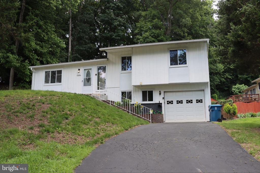 7936 Orange Plank Rd