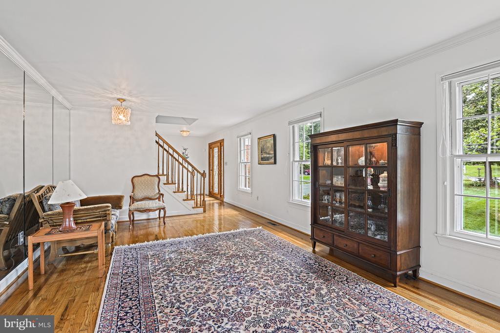 7009 Hamel Hill Ct