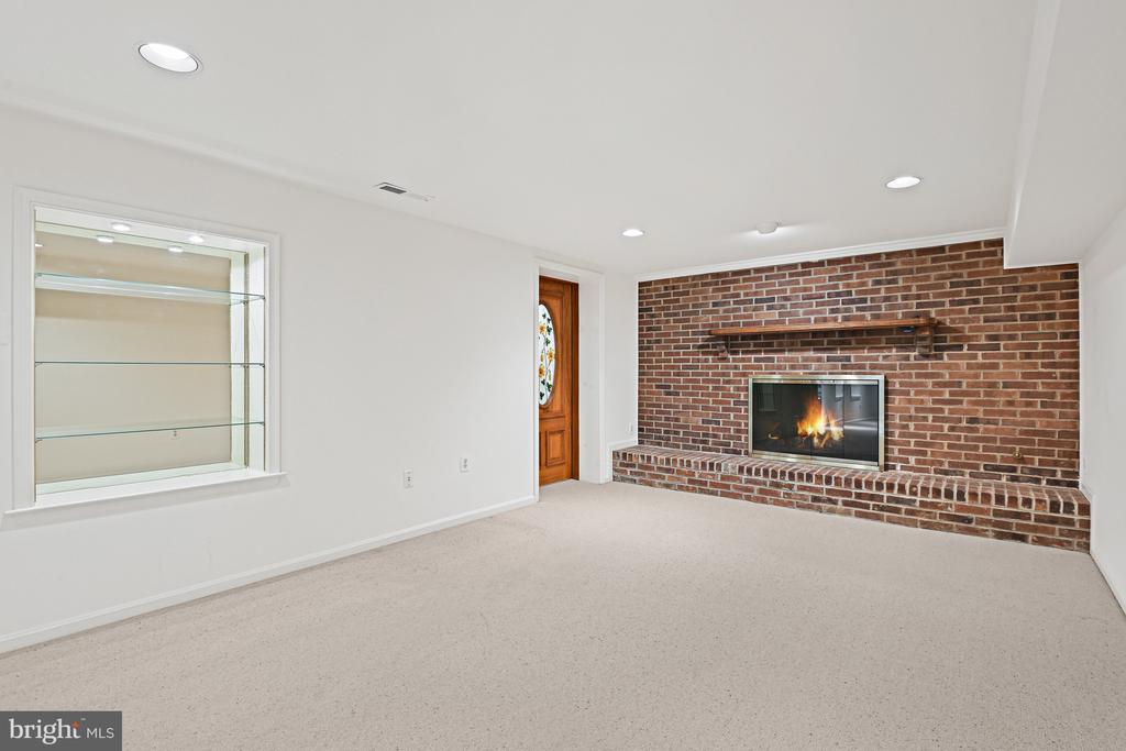 7009 Hamel Hill Ct