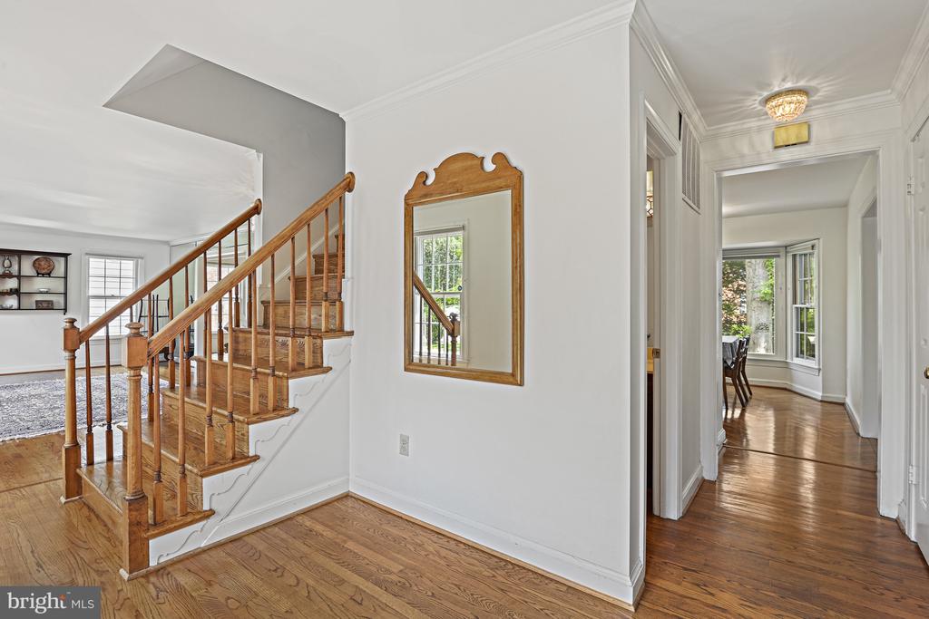 7009 Hamel Hill Ct