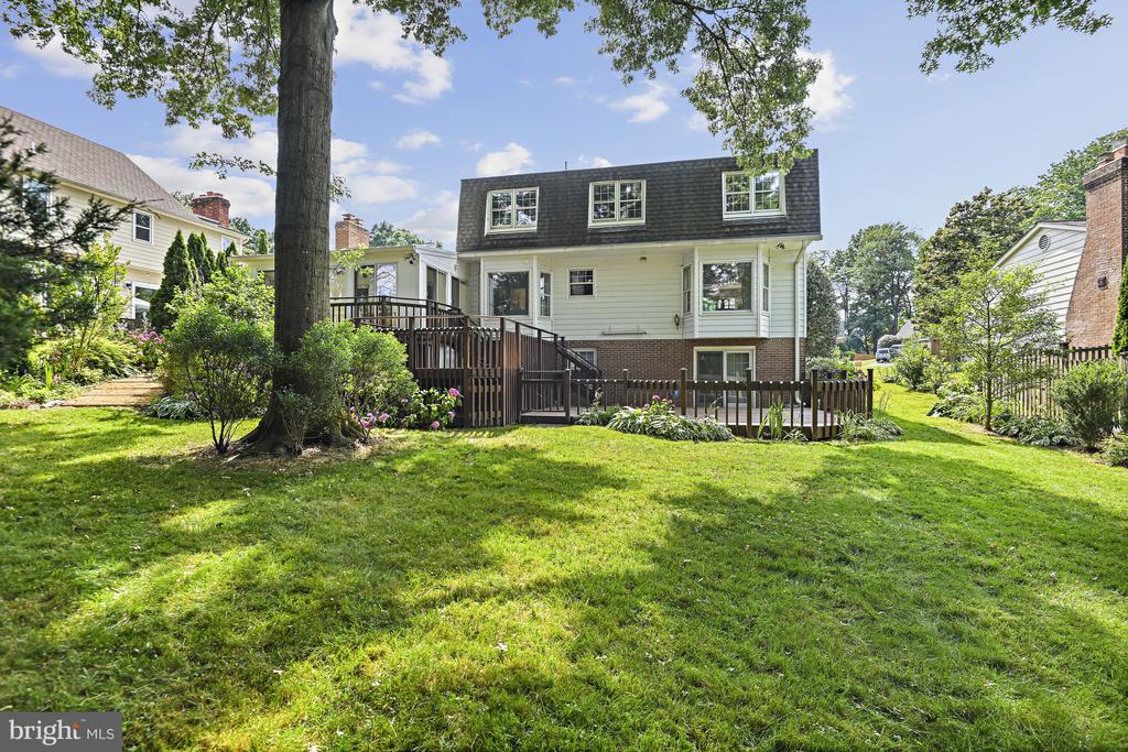 7009 Hamel Hill Ct