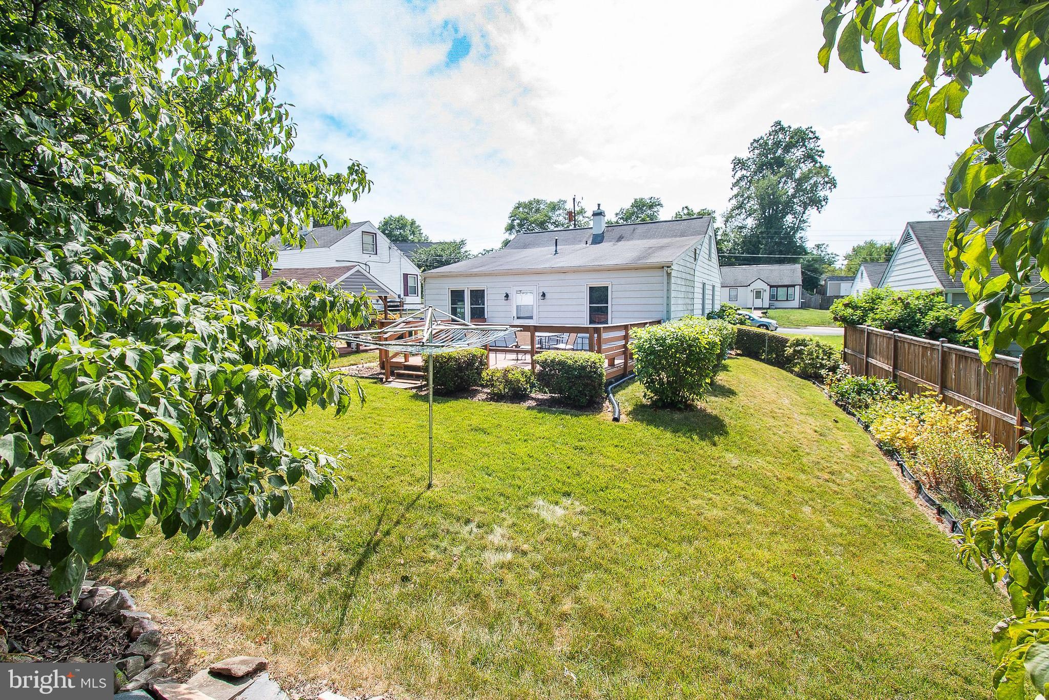 3143 Headrow Ln