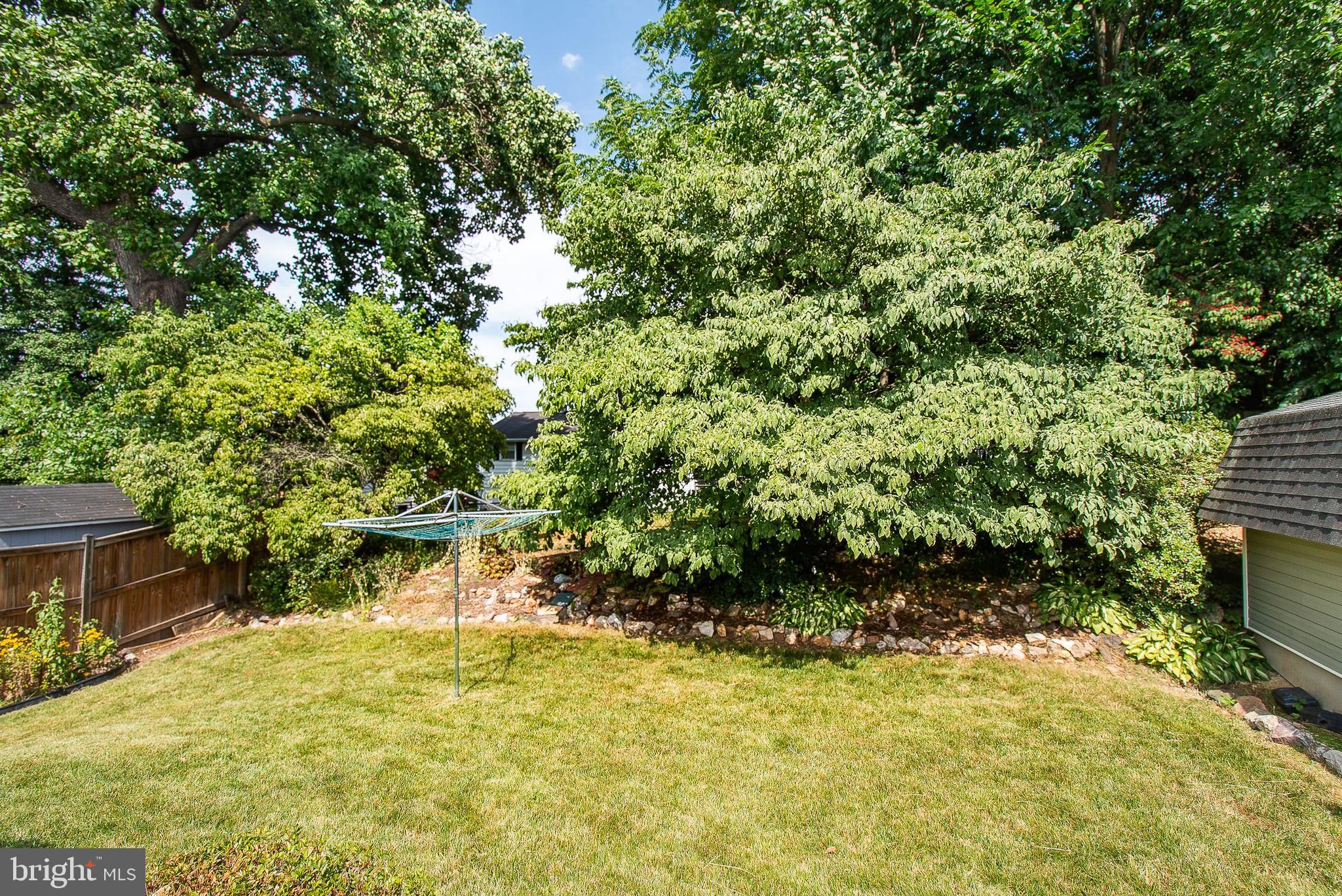 3143 Headrow Ln