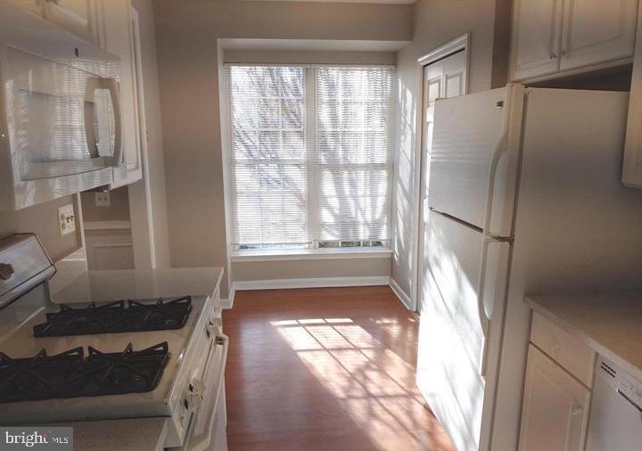 7064 FALLS REACH DR #7064