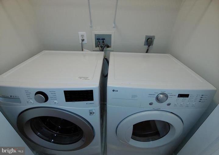 7064 FALLS REACH DR #7064