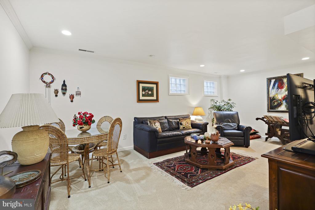 2081 Hopewood Dr