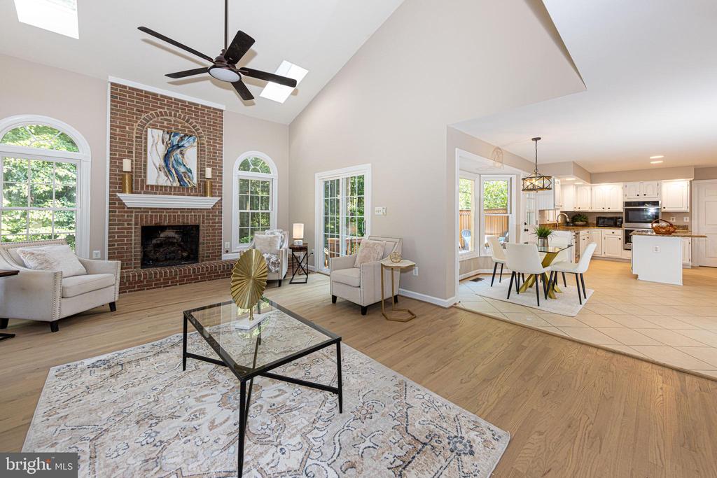 8628 Oak Chase Cir