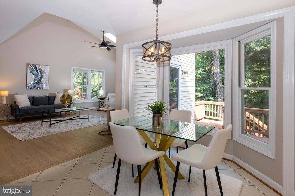 8628 Oak Chase Cir